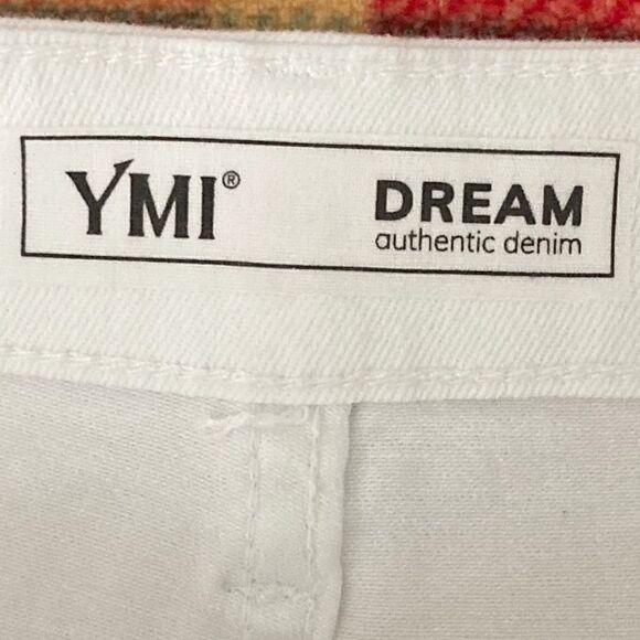 YMI Dream Collection Junior's Denim Jean Shorts White NWT size 7 - Picture 6 of 6